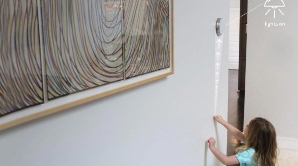 Accendere la luce con Knocki