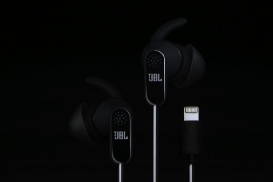 cuffie JBL con cavo lightning