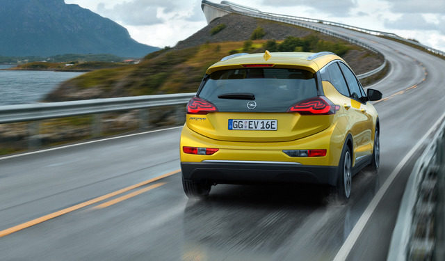 opel-ampera-e_horizontal_lancio_sezione_grande_doppio