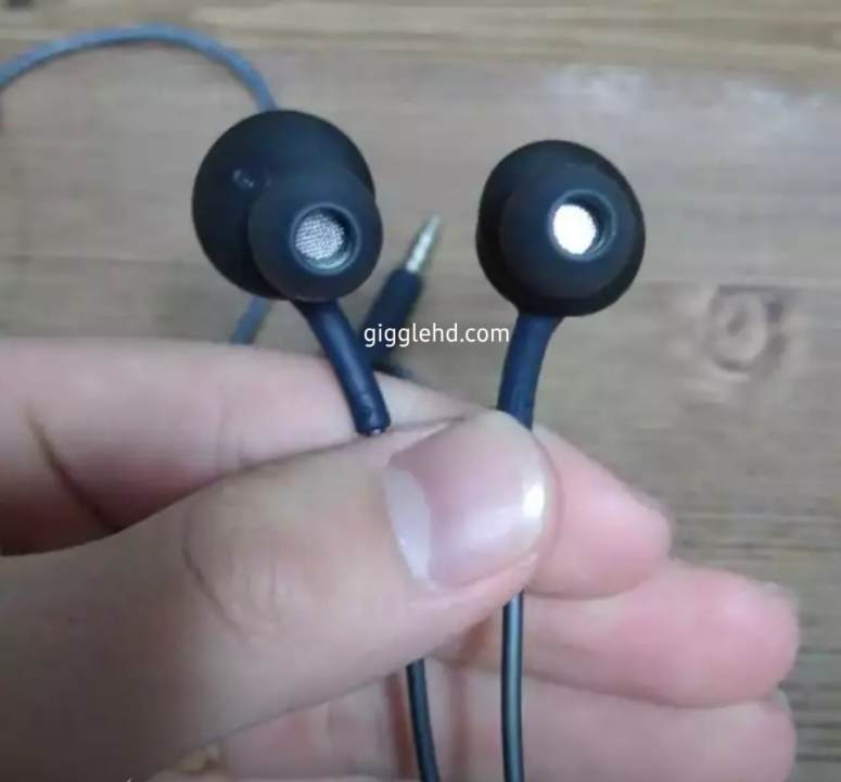 AKG
