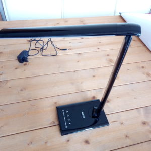 Recensione lampada da tavolo LED Aukey da 12W, pieghevole