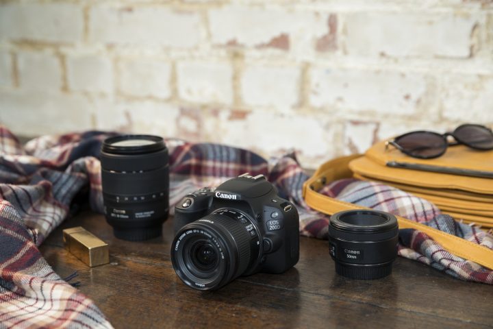 Canon EOS 200D