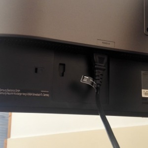 Samsung U28E850