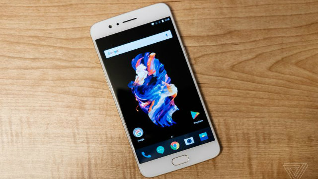 OnePlus 5 finalmente si schiarisce: disponibile il bellissimo Soft Gold