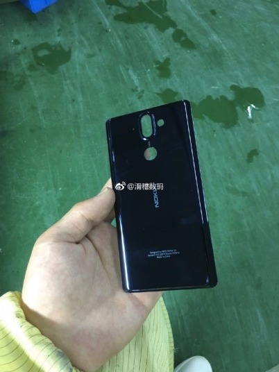 Nuova foto in real life mostra Nokia 9, dual-camera e sensore di impronte posteriore