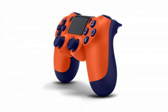 PS4: ecco il nuovo controller Sunset Orange