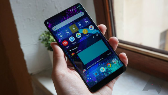 Essential Phone scende definitivamente a 499$