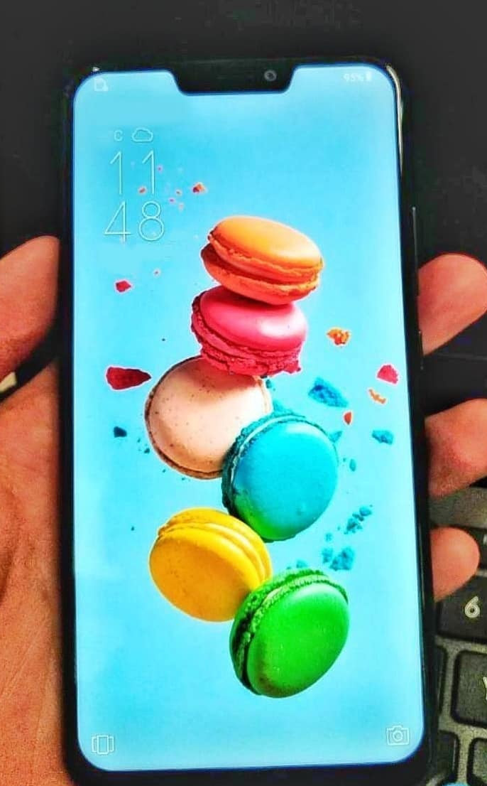 Leak: Asus ZenFone 5 in real life con un design stile iPhone X