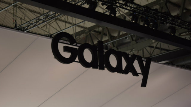 Samsung Galaxy J8 (2018) compare con Android 8.0 Oreo