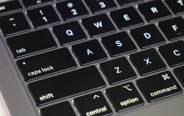 Apple potrebbe introdurre una tastiera touch sui nuovi MacBook