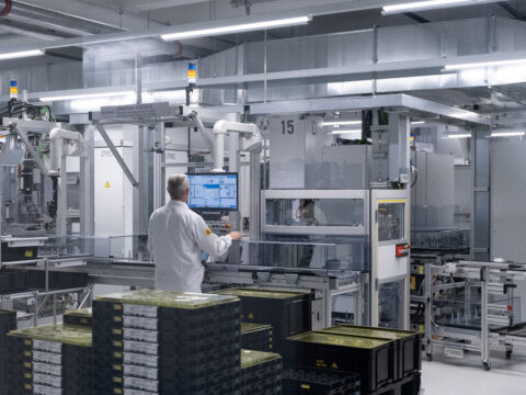 BMW i7 2026: Innovazione con Celle Cilindriche Gen6 Grazie a Rimac